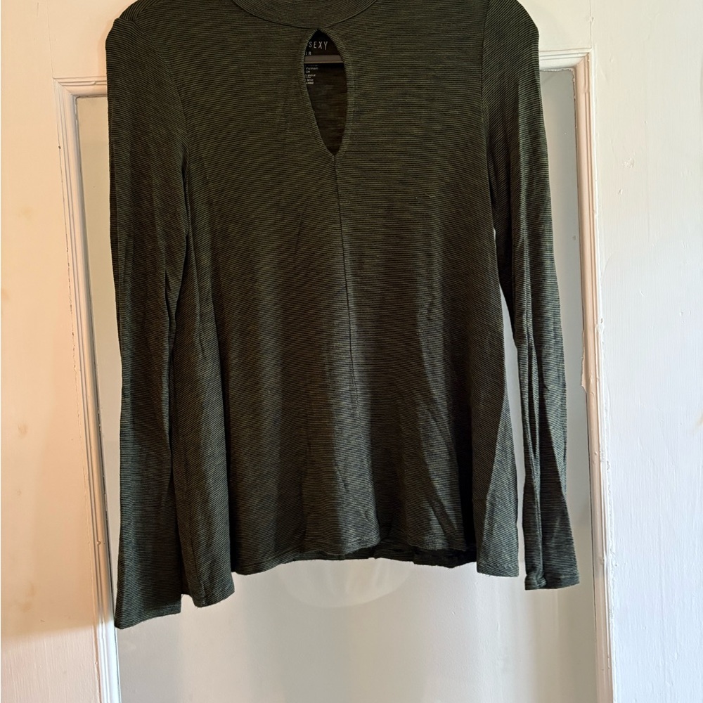☀️ Soft & Sexy Mock Neck Tee with Cutout
